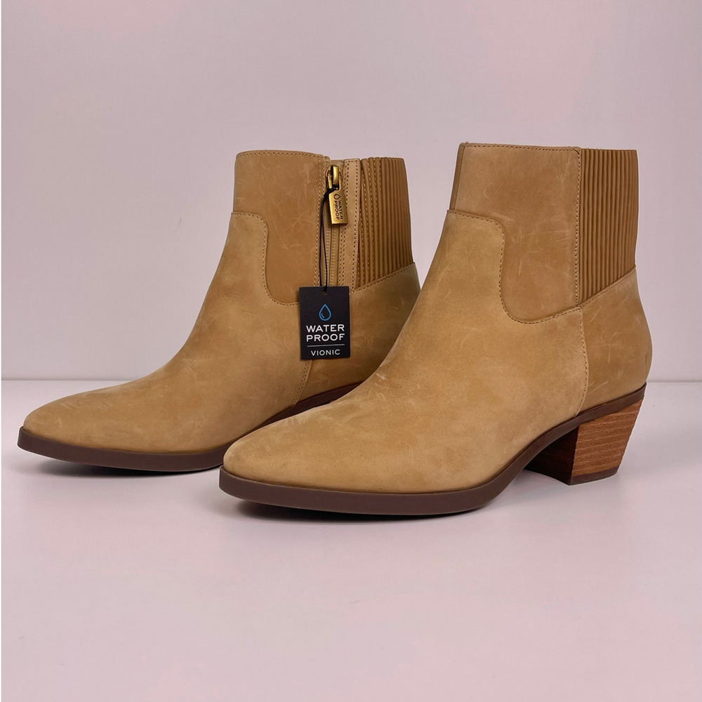NWT Vionic Shantelle Waterproof Heeled Ankle Booties Wheat Size 7 New with Box